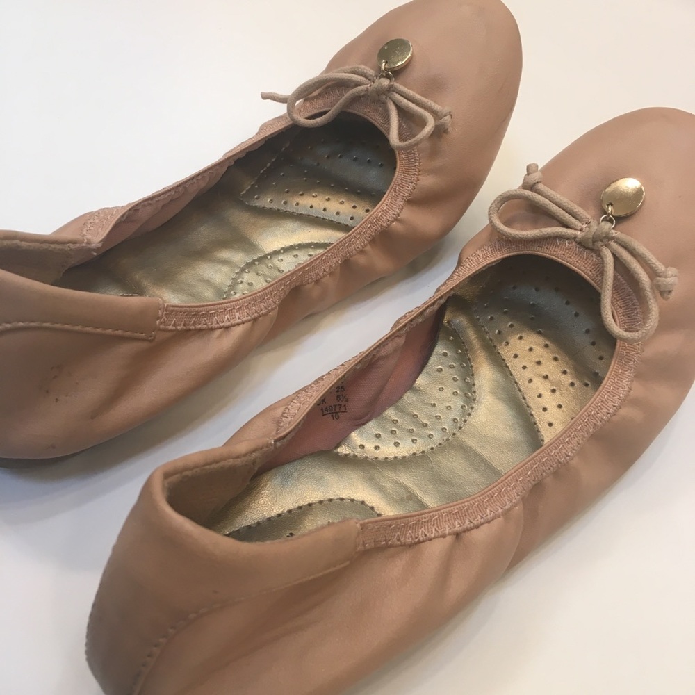 Nude Flats